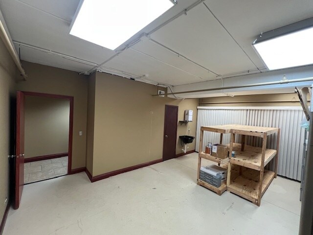 More Photos Of 707 Ridgeview Dr, McHenry Flex For Sale