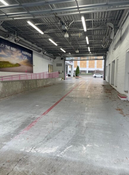 More Photos Of 4800 E Independence Blvd, Charlotte Auto Dealership For Lease