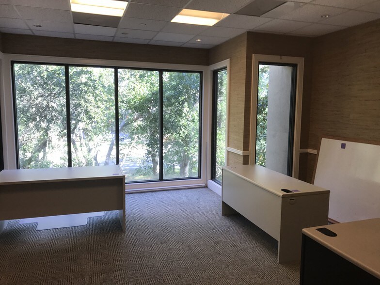 More Photos Of 52 New Orleans Rd, Hilton Head Island Office For Sale