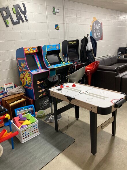 More Photos Of 336 S Walnut St, Bloomington Freestanding For Sale