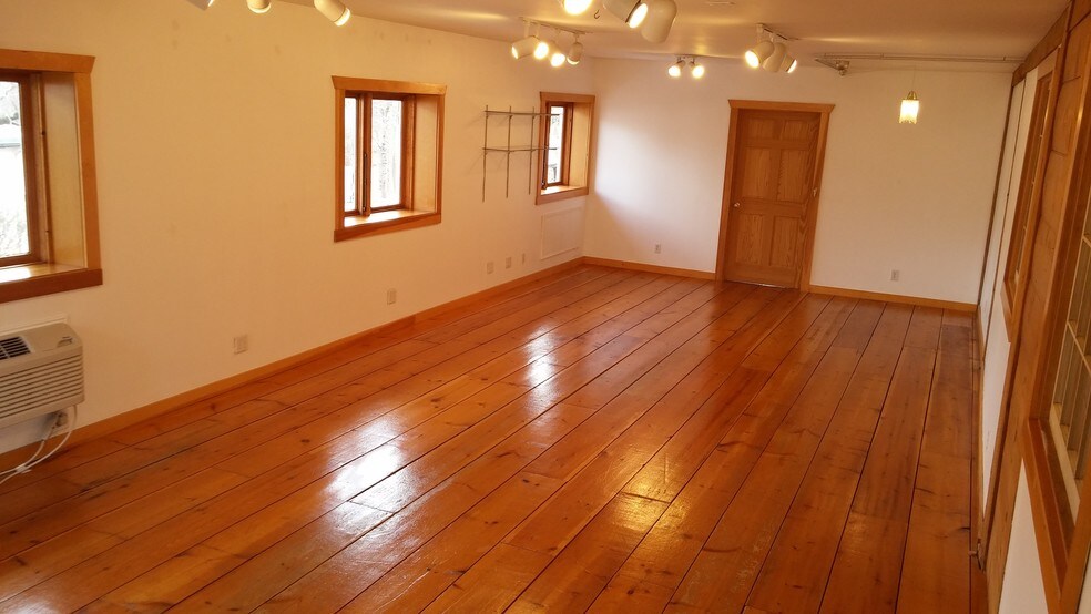 More Photos Of 4010 W Skippack Pike, Skippack Freestanding For Lease