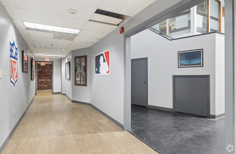 More Photos Of 229-239 Neck Rd, Haverhill Warehouse For Lease