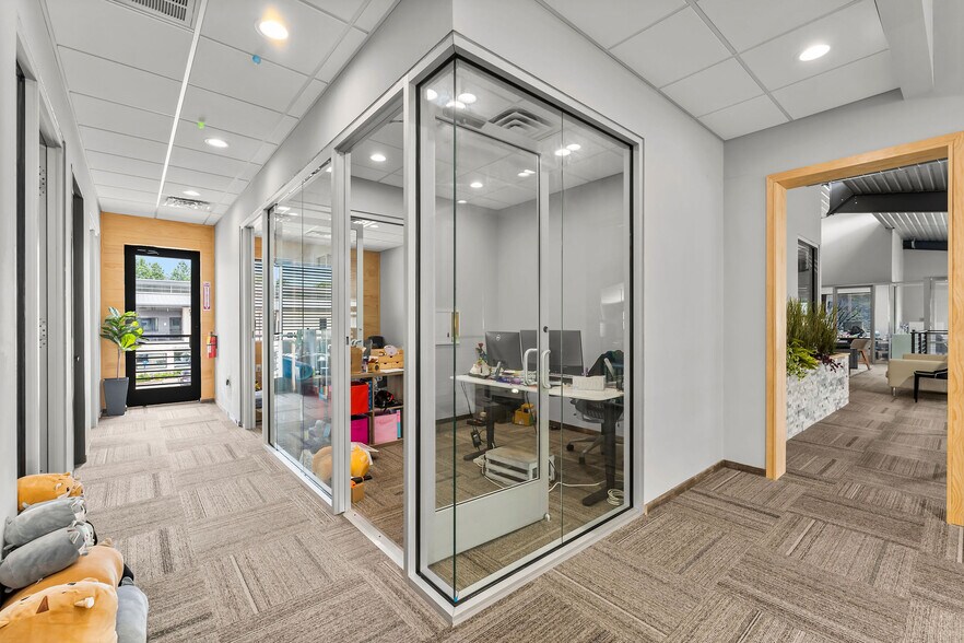 More Photos Of 1330 Rayford Park Rd, Spring Loft Creative Space For Lease