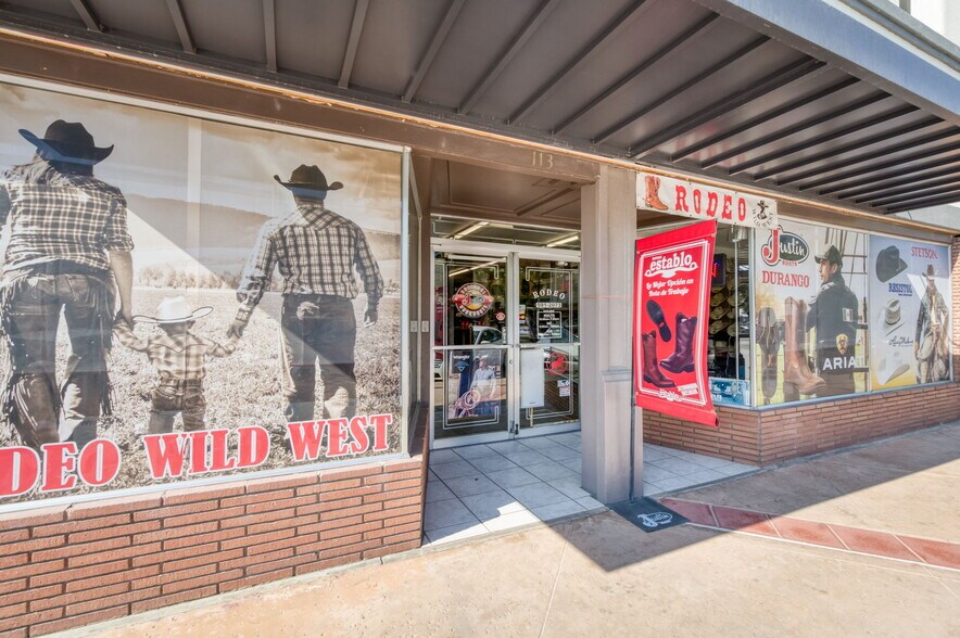 More Photos Of 101 N L St, Dinuba Storefront For Sale