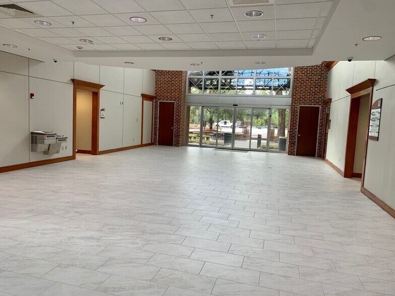 More Photos Of 900 Island Park Dr, Charleston Office For Lease