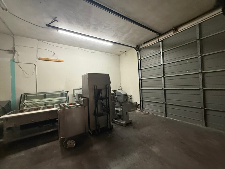 More Photos Of 5305 Cleveland St, Virginia Beach Unknown For Lease