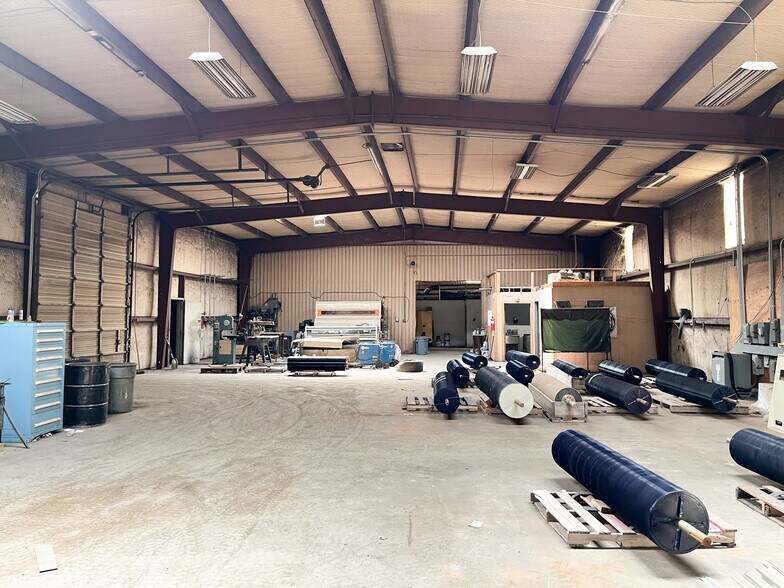 More Photos Of 3509 Globe Ave, Lubbock Warehouse For Lease