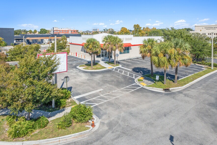 More Photos Of 233 State St E, Jacksonville Freestanding For Sale