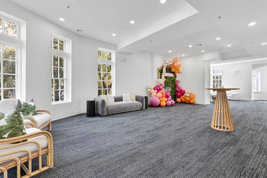 More Photos Of 2301 Calvert St NW, Washington Coworking Space