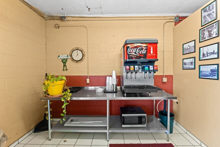 More Photos Of 70932 Highway 60, Wenden General Retail For Sale