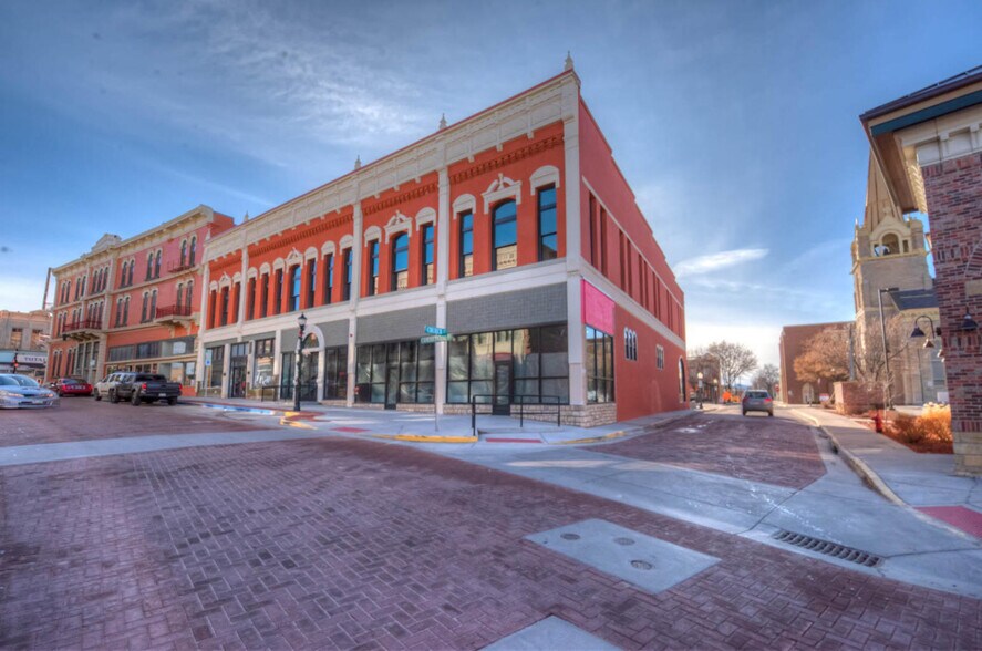 Primary Photo Of 125-137 N Commercial St, Trinidad Bank For Lease