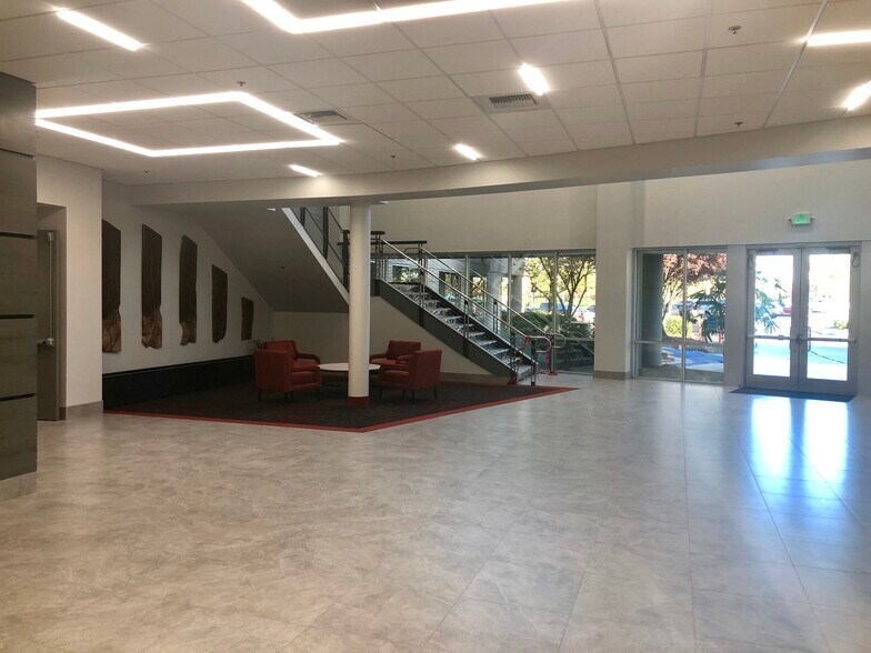 More Photos Of 1025 Creekside Ridge Dr, Roseville Office For Lease