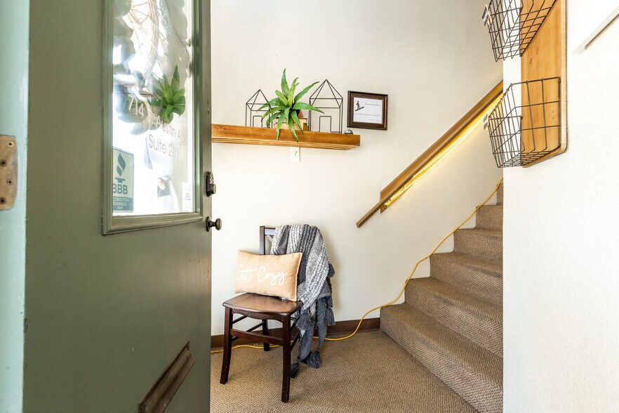 More Photos Of 714 S Austin Ave, Georgetown Storefront Retail Office For Lease