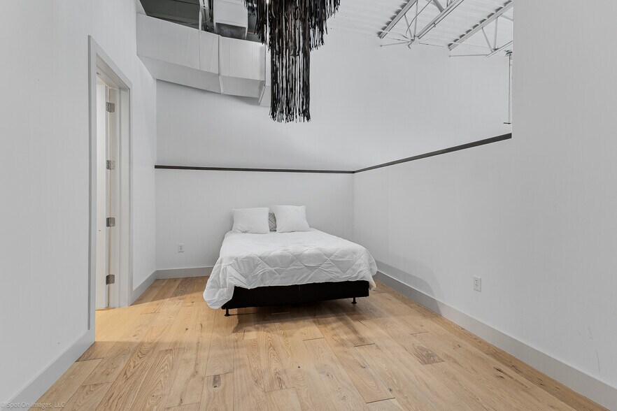 More Photos Of 1380 River Bend Dr, Dallas Office For Sale