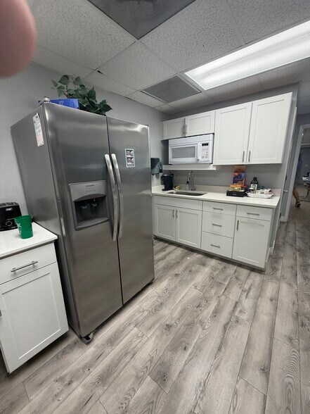 More Photos Of 1215 SE 10th St, Cape Coral Warehouse For Sale