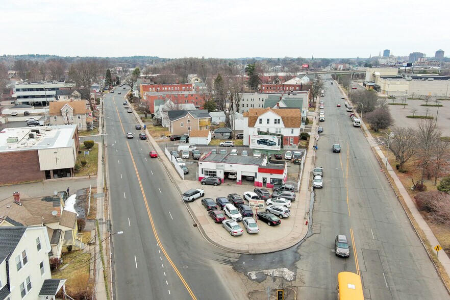 More Photos Of 385 New Park Ave, Hartford Auto Repair For Sale