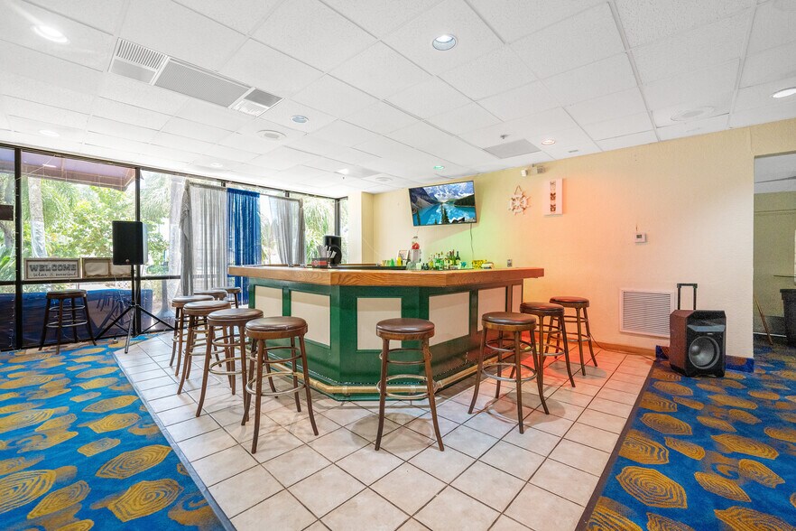 More Photos Of 5100 N State Road 7, Fort Lauderdale Hotel For Sale