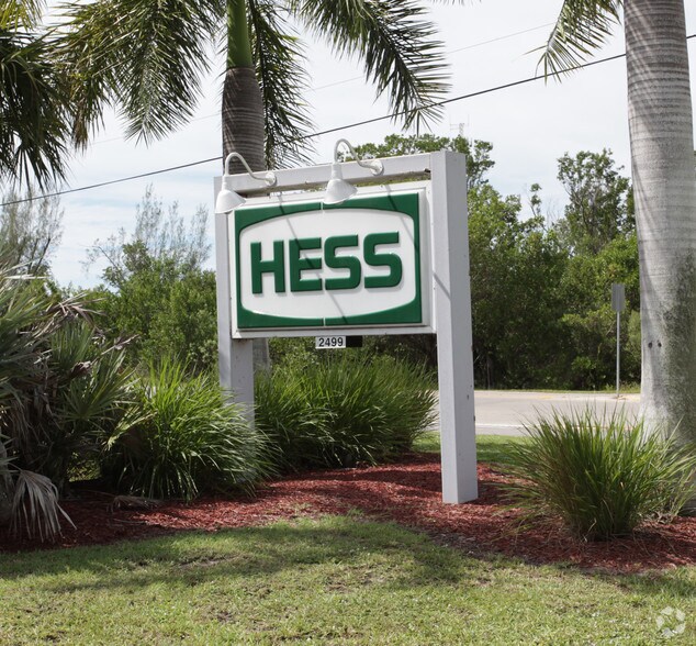 More Photos Of 2491-2499 Palm Ridge Rd, Sanibel Storefront Retail Office For Lease