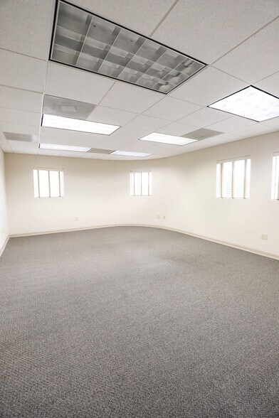 More Photos Of 200-204 W University Ave, Gainesville Office For Lease