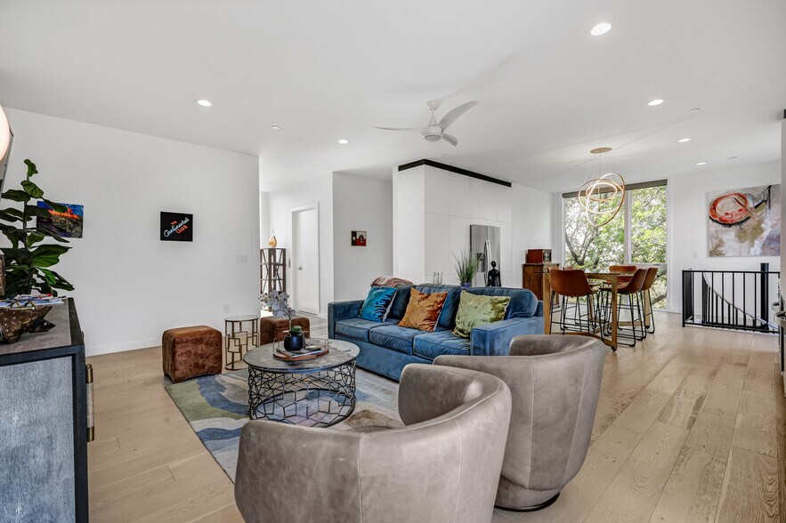 More Photos Of 2208 Lake Austin Blvd, Austin Office Residential For Sale