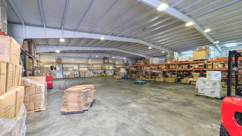 More Photos Of 11052 Challenger Ave, Odessa Warehouse For Lease