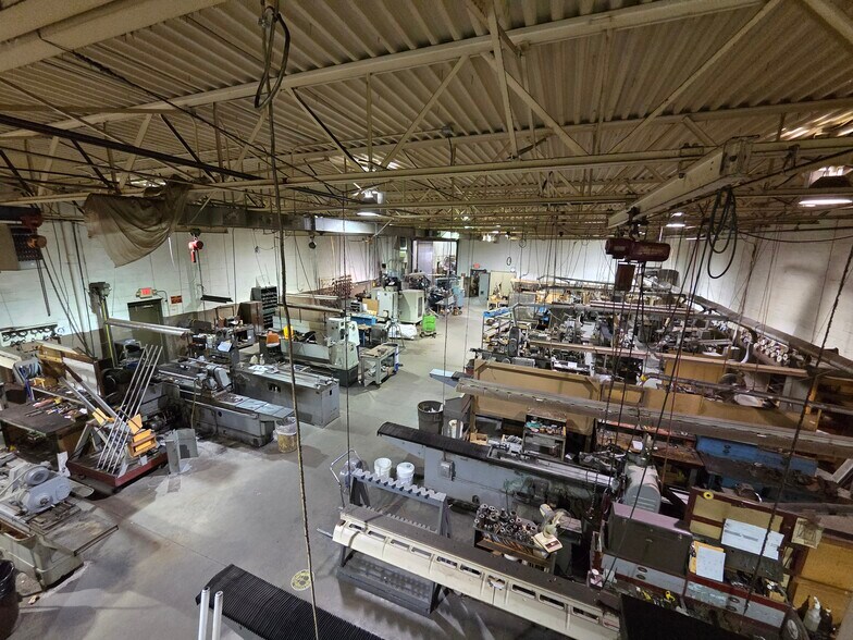 More Photos Of 21391 Carlo Dr, Clinton Township Warehouse For Sale