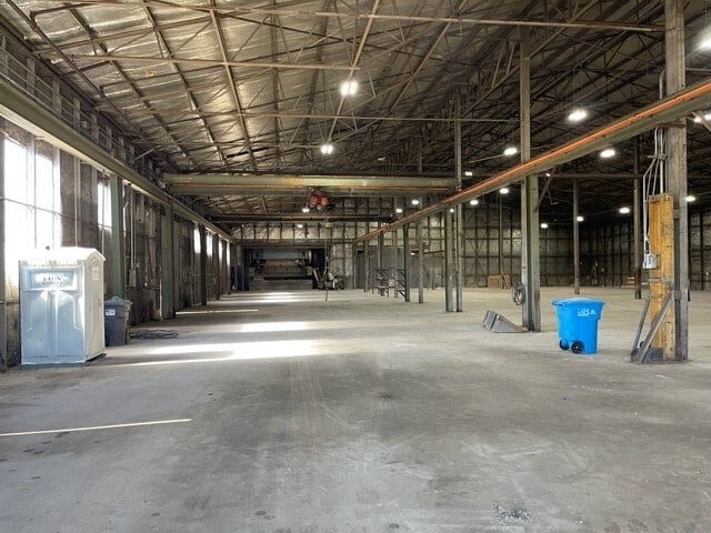 More Photos Of 2201 Railroad Ave, Roanoke Warehouse For Sale