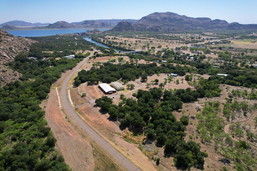 More Photos Of 42851 E County Road 1470, Lone Wolf Land For Sale
