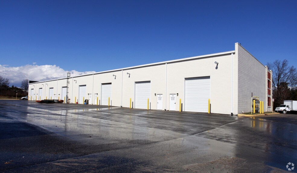 More Photos Of 8462-8482 Virginia Meadows Dr, Manassas Light Manufacturing For Lease