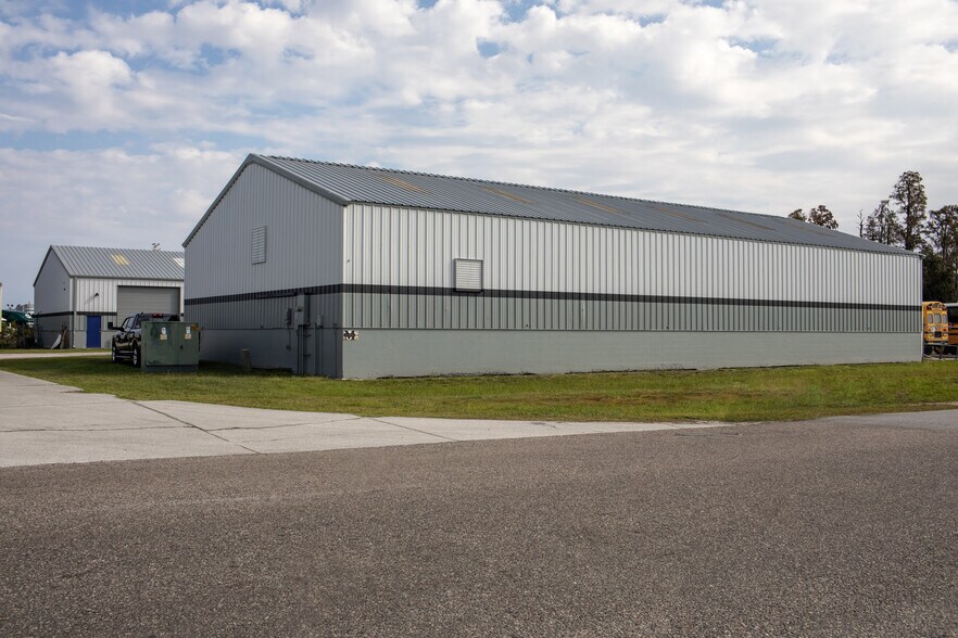 More Photos Of 8420 Epicenter Blvd, Lakeland Unknown For Lease