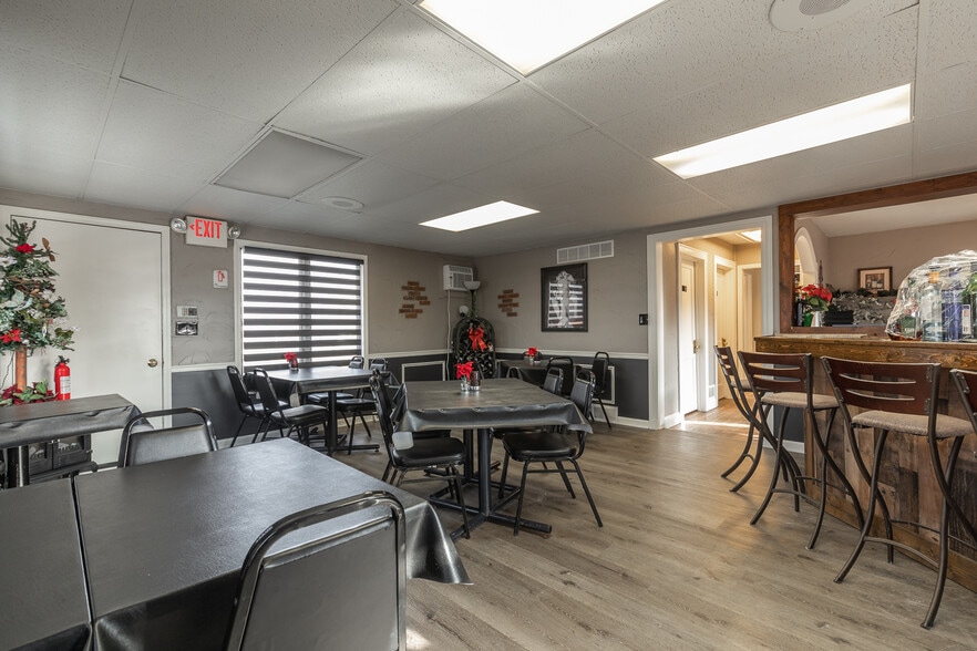 More Photos Of 7224 Center St, Mentor Restaurant For Sale