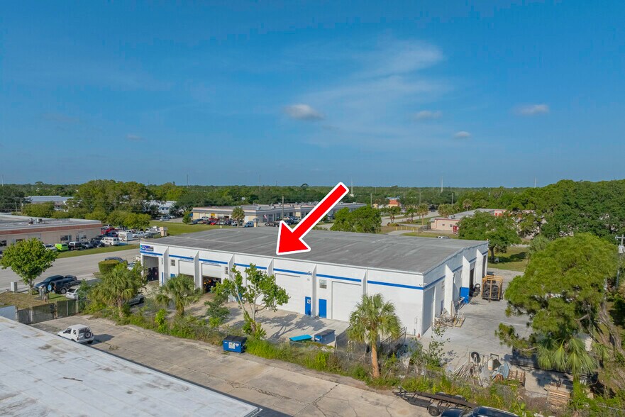 More Photos Of 1593 SE Village Green Dr, Port Saint Lucie Warehouse For Lease