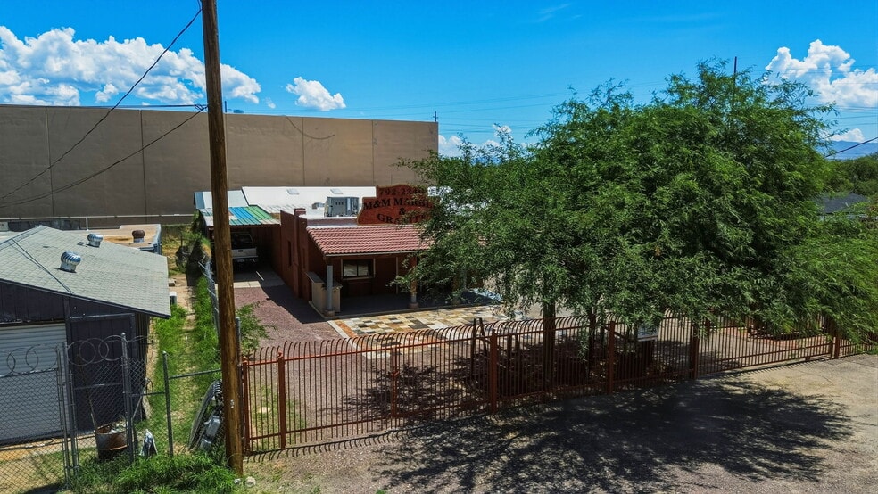 More Photos Of 3835 E Technical Dr, Tucson Warehouse For Lease