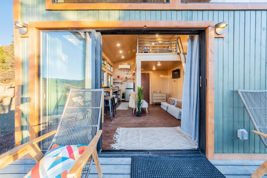 More Photos Of 342 Overlook Ln, Glendale Specialty For Sale