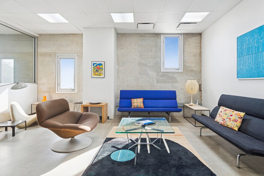 More Photos Of 2058 W Grand Ave, Chicago Loft Creative Space For Sale