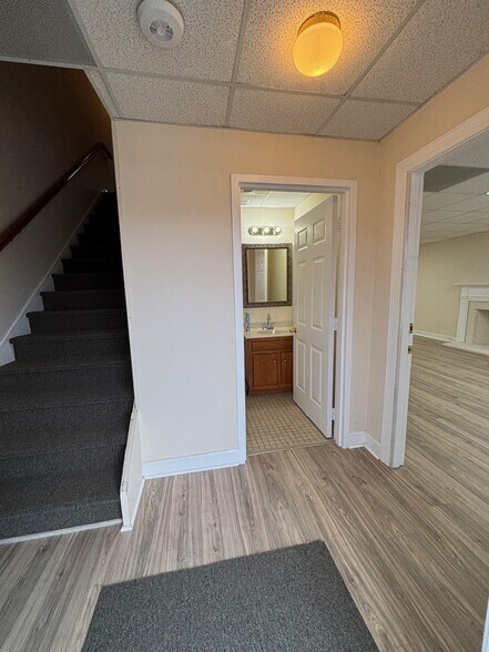 More Photos Of 1231-1249 Mall Dr, Richmond Medical For Lease