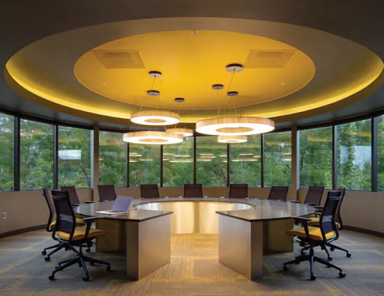 More Photos Of 1550 Valley River Dr, Eugene Office For Lease