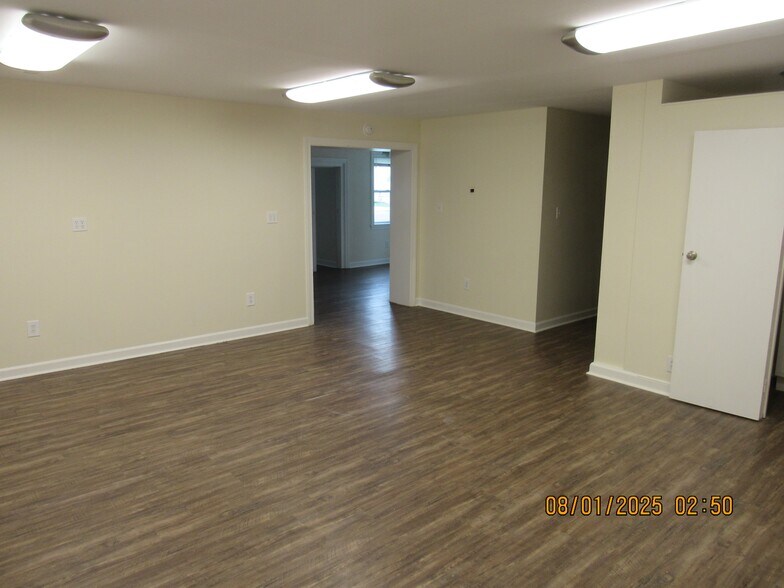 More Photos Of 2850 King William Ave, West Point Storefront Retail Office For Lease