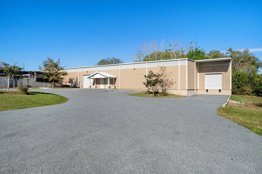More Photos Of 1174 Plaza Pl, Inverness Industrial For Lease