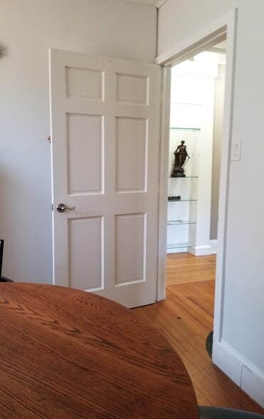 More Photos Of 2833-2837 Main St, Glastonbury Loft Creative Space For Lease