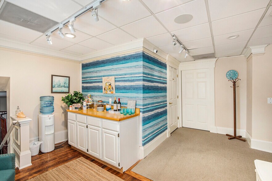 More Photos Of 149 W Saint Clair St, Romeo Medical For Sale