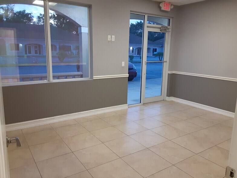 More Photos Of 4975-4977 Royal Gulf Cir, Fort Myers Medical For Lease