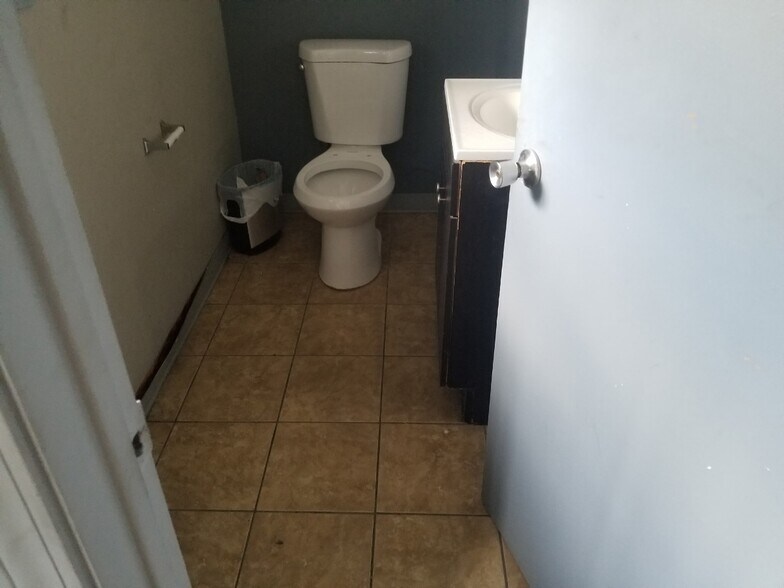 More Photos Of 14310 Auto Park Way, Houston Unknown For Lease