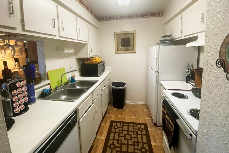 More Photos Of 215 W Little York Rd, Houston Apartments For Sale