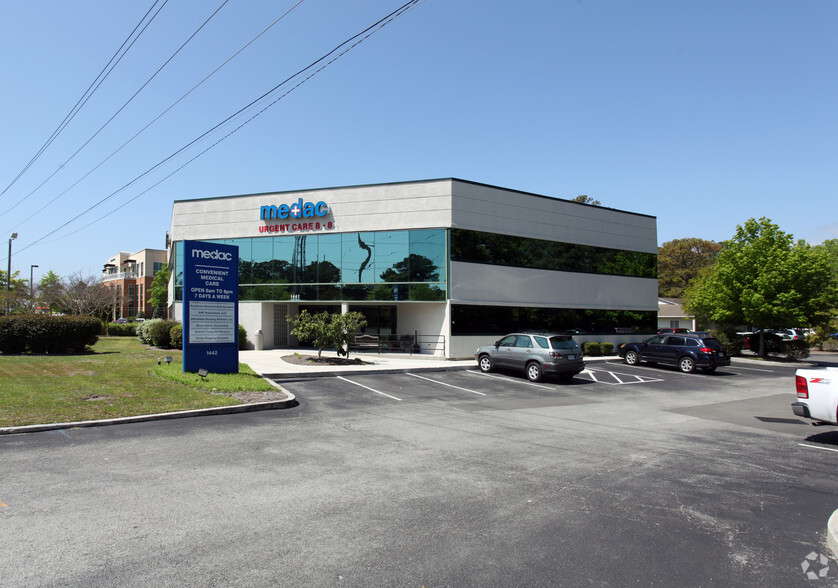 Primary Photo Of 1442 Military Cutoff Rd, Wilmington Medical For Lease