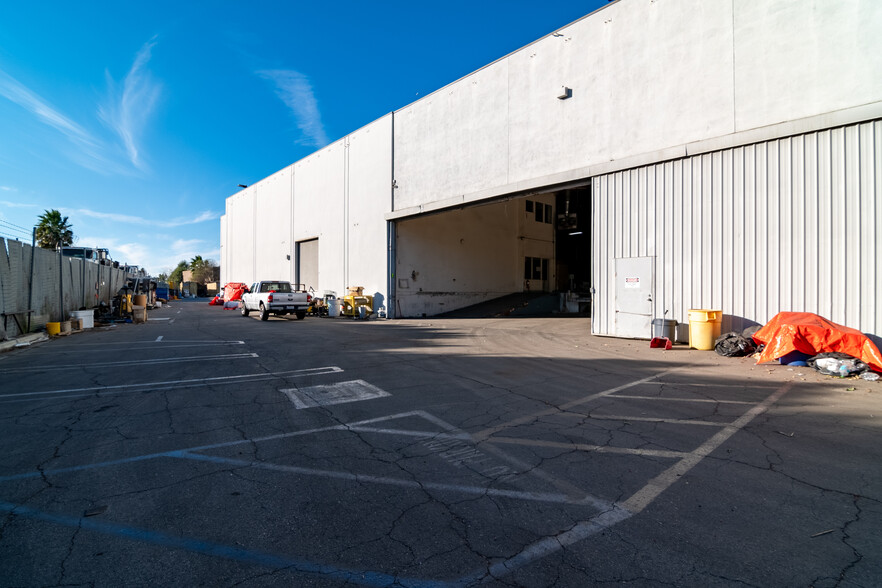 Primary Photo Of 8321 De Celis Pl, North Hills Warehouse For Lease