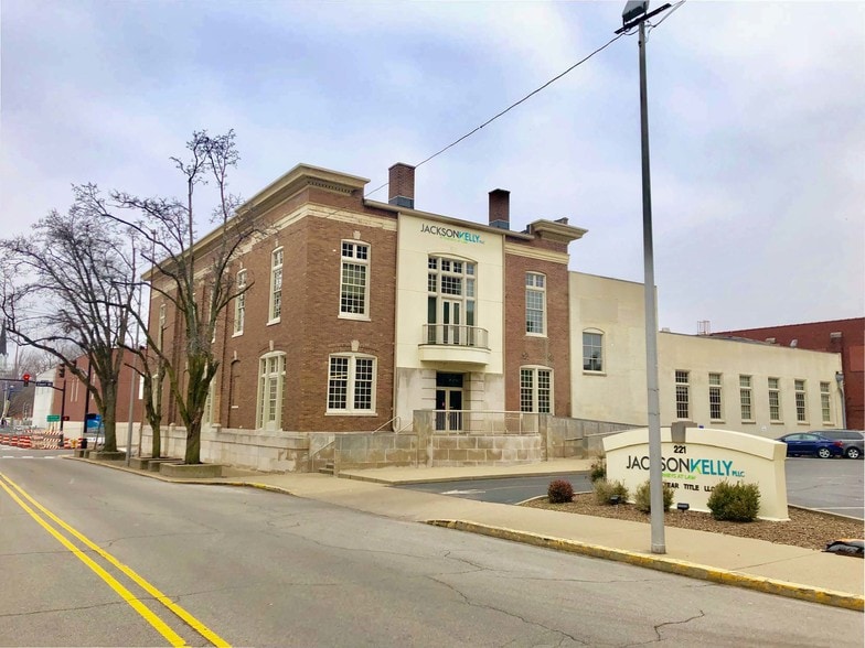 More Photos Of 221 NW 5th St, Evansville Office For Sale