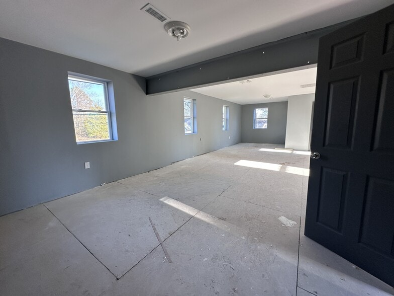 More Photos Of 610 N Chestnut St, Henderson General Retail For Lease