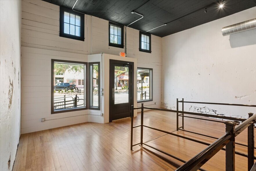 More Photos Of 125 N Pecan St, Hico General Retail For Sale