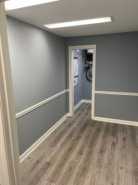More Photos Of 131 Indian Lake Rd, Hendersonville Loft Creative Space For Lease